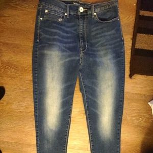 Denizen Levi, ultra high-rise ankle jeggings. Size 11.